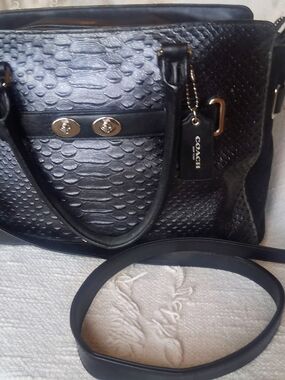 ​PRISTINE Coach Swagger 27 - Black Python-Embossed Leather (EUC